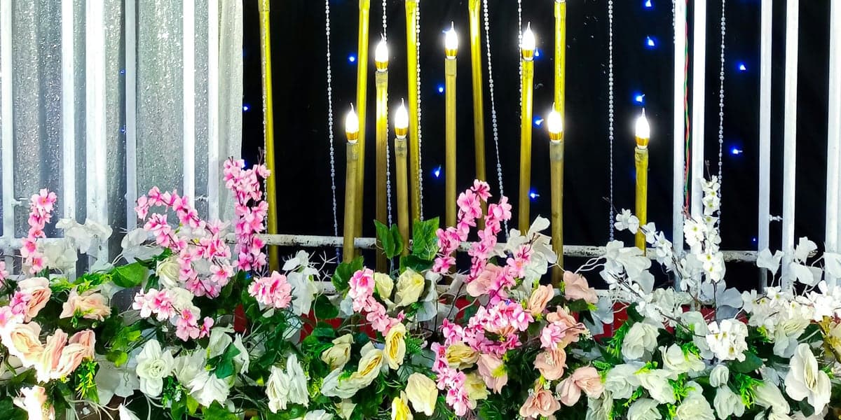 Decoration service category